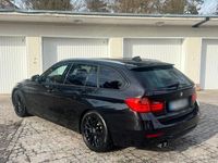 Gebraucht BMW 330 Sport Line 258 PS (189 kW) 2013 Schwarz Kombi