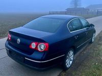 Gebraucht VW Passat Highline 140 PS (102 kW) 2006 Blau Limousine