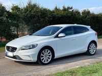 Gebraucht Volvo V40 R-Design 190 PS (139 kW) 2015 Weiß Limousine