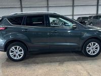 Gebraucht Ford Kuga Cool & Connect 120 PS (88 kW) 2018 Grün SUV