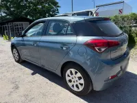 Gebraucht Hyundai i20 75 PS (55 kW) 2016 Blau Limousine