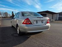 Second-hand Mercedes C200 Elegance 163 CP (119 kW) 2000 Argintiu Berlinǎ
