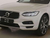 Gebraucht Volvo V90 CC Ultimate 197 PS (144 kW) 2023 Crystal white / metallic Kombi