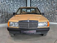 Gebraucht Mercedes 190 72 PS (52 kW) 1986 Gelb Limousine