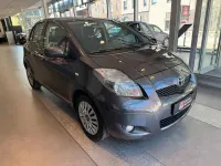 Gebraucht Toyota Yaris Life 101 PS (74 kW) 2011 Grau Kleinwagen