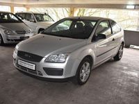 Gebraucht Ford Focus Trend 101 PS (74 kW) 2006 Silber Limousine
