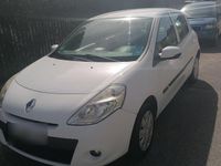 Gebraucht Renault Clio II 75 PS (55 kW) 2010 Weiß Kleinwagen