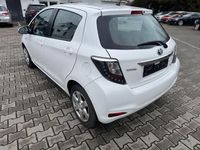 Gebraucht Toyota Yaris Hybrid Life 75 PS (55 kW) 2014 Weiß Kleinwagen