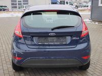 Gebraucht Ford Fiesta 60 PS (44 kW) 2012 Blazerblau Limousine