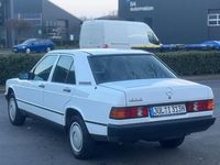 Gebraucht Mercedes 190 72 PS (52 kW) 1986 Weiß Limousine