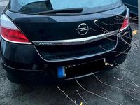 Gebraucht Opel Astra 105 PS (77 kW) 2005 Schwarz Limousine