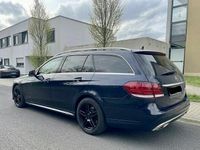 Gebraucht Mercedes E250 204 PS (150 kW) 2013 Blau Kombi