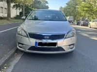 Gebraucht Kia Ceed 122 PS (89 kW) 2014 Silber Kleinwagen