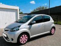 Gebraucht Toyota Aygo 68 PS (50 kW) 2012 Silber Kleinwagen