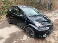 Gebraucht Toyota Aygo 68 PS (50 kW) 2012 Schwarz Kleinwagen