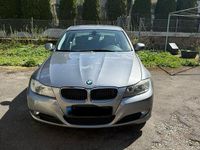 Gebraucht BMW 318 144 PS (105 kW) 2011 Silber Limousine
