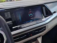 Second-hand VW Multivan Life 150 CP (110 kW) 2024 Roșu Monovolum