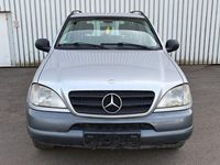 Gebraucht Mercedes ML270 163 PS (119 kW) 2000 Silber SUV