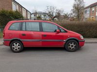 Gebraucht Opel Zafira Elegance 125 PS (91 kW) 2002 Rot Van / Kleinbus