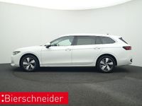 Gebraucht VW Passat 150 PS (110 kW) 2024 Oryxweiß (metallic) Kombi