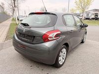 Gebraucht Peugeot 208 Active 82 PS (60 kW) 2015 Gris shark Kleinwagen