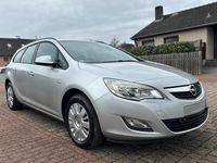 Gebraucht Opel Astra 101 PS (74 kW) 2011 Silber Kombi