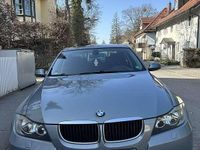 Gebraucht BMW 320 150 PS (110 kW) 2006 Grau Limousine