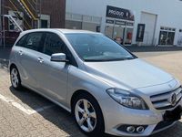 Gebraucht Mercedes B200 136 PS (100 kW) 2014 Grau Van / Kleinbus