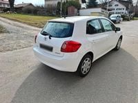 Gebraucht Toyota Auris 101 PS (74 kW) 2009 Weiß Kleinwagen