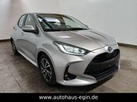 Gebraucht Toyota Yaris Hybrid Team 92 PS (67 kW) 2023 Silber Limousine