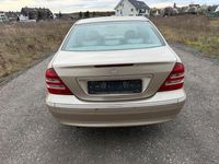 Gebraucht Mercedes C200 163 PS (119 kW) 2002 Beige Limousine