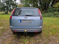 Gebraucht Ford Focus Ghia 109 PS (80 kW) 2006 Blau Kombi