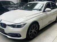 Gebraucht BMW 330 Sport Line 258 PS (189 kW) 2018 Alpinweiss iii Limousine