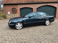 Gebraucht Mercedes E230 Avantgarde 150 PS (110 kW) 1997 Schwarz Limousine