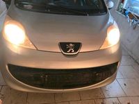 Gebraucht Peugeot 107 68 PS (50 kW) 2008 Silber Kleinwagen