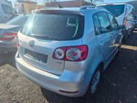 Gebraucht VW Golf VI Style 105 PS (77 kW) 2011 Reflexsilber metallic (metallic) Kleinwagen