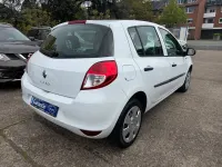 Gebraucht Renault Clio 75 PS (55 kW) 2012 Weiß Limousine