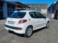Gebraucht Peugeot 206 75 PS (55 kW) 2010 Weiß Limousine