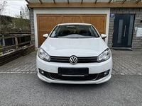 Gebraucht VW Golf VI 86 PS (63 kW) 2011 Weiß Kleinwagen