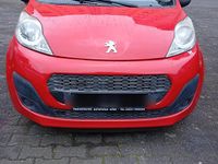 Gebraucht Peugeot 107 68 PS (50 kW) 2014 Rot Kleinwagen