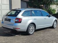 gebraucht Skoda Octavia Ambition Alu Klima Shz DSG PDC Navi Bluetooth