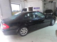 Gebraucht Mercedes E220 Classic 170 PS (125 kW) 2007 Blau Limousine