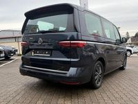 Second-hand VW Multivan 150 CP (110 kW) 2024 Albastru Monovolum