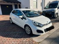 Gebraucht Kia Rio 100 PS (73 kW) 2013 Weiß Kleinwagen