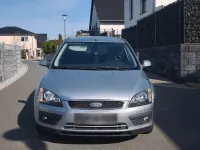Gebraucht Ford Focus Ghia 116 PS (85 kW) 2005 Silber Limousine
