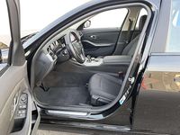 Gebraucht BMW 320 Advantage 190 PS (139 kW) 2020 Black sapphire Limousine