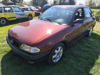 Usata Opel Astra 72 CV (52 kW) 1994 Rosso Berlina