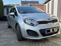Gebraucht Kia Rio Edition 7 109 PS (80 kW) 2011 Grau Limousine
