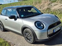 Używany Mini Cooper Classic 156 KM (114 kW) 2024 Srebrny Hatchback