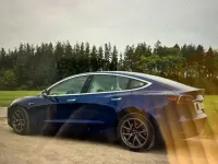 Käytetty Tesla Model 3 225 kW (306 HP) 2019 Sininen Sedan